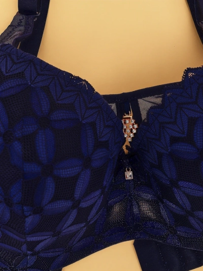 Royalfashion Dámska podprsenka s výstužou a čipkou