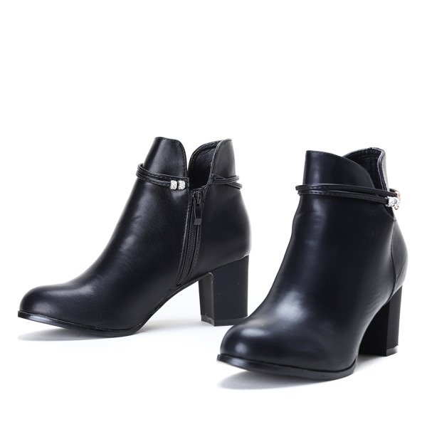 Czarne botki na słupku z eko-skóry Andele - Obuwie