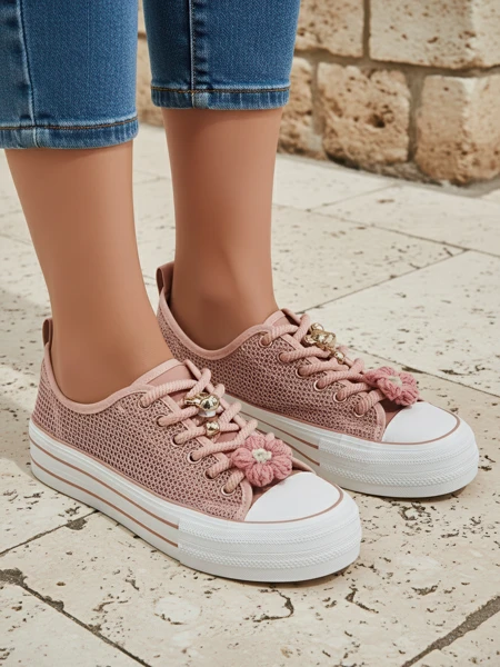 Royalfashion Dámske perforované tenisky s ozdobami Osdo