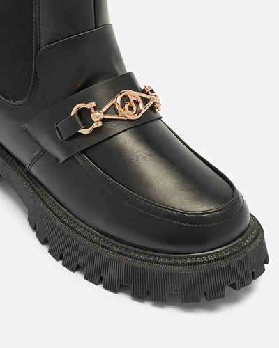 OUTLET Čierne dámske zateplené čižmy z ekokože s ornamentom Fera - Obuv