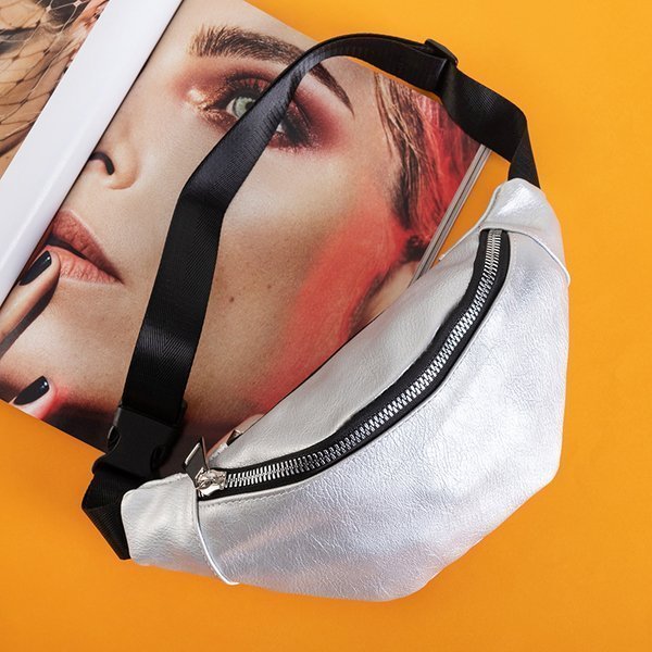 Dámska strieborná ľadvinka - Kabelky