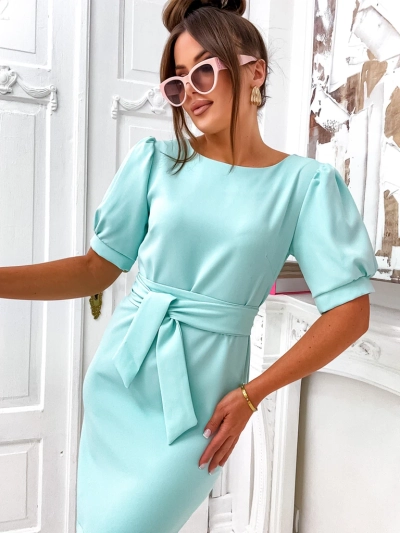 Royalfashion Dámske šaty po kolená s krátkymi puffovými rukávmi a opaskom