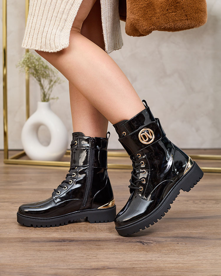 Royalfashion Dámske lakované čižmy Bagger v čiernej farbe Simbeba