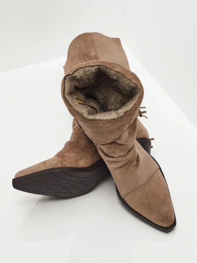 Ženski kavbojski škornji s peto in resicami Selva