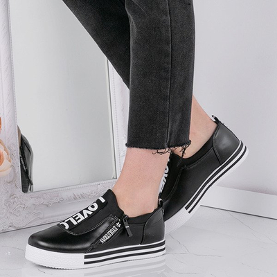 Czarne slip on Loly - Obuwie