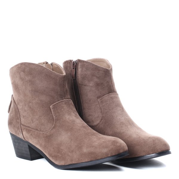 Brązowe botki z ozdobą- Obuwie