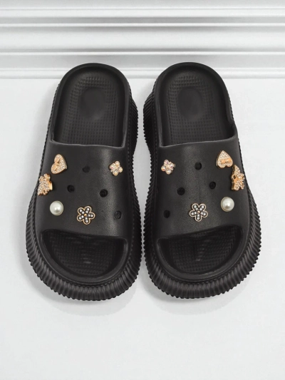 Royalfashion Dámske gumové šľapky so zdobením Slash Glam