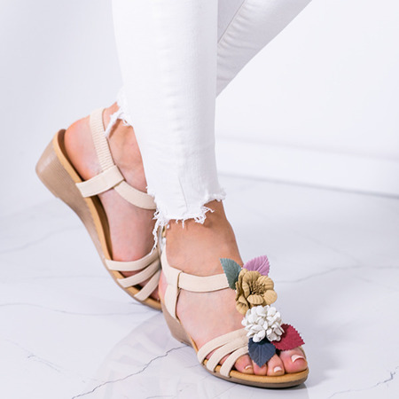 Béžové klínové sandály s ozdobnými květy Dormina - Boty 1