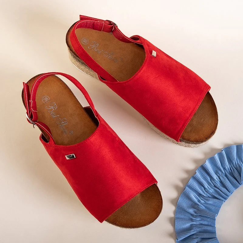 OUTLET Červené dámske sandále na platforme Kirala - Obuv