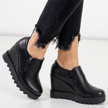 OUTLET Čierne dámske klinové topánky od Witna - Obuv