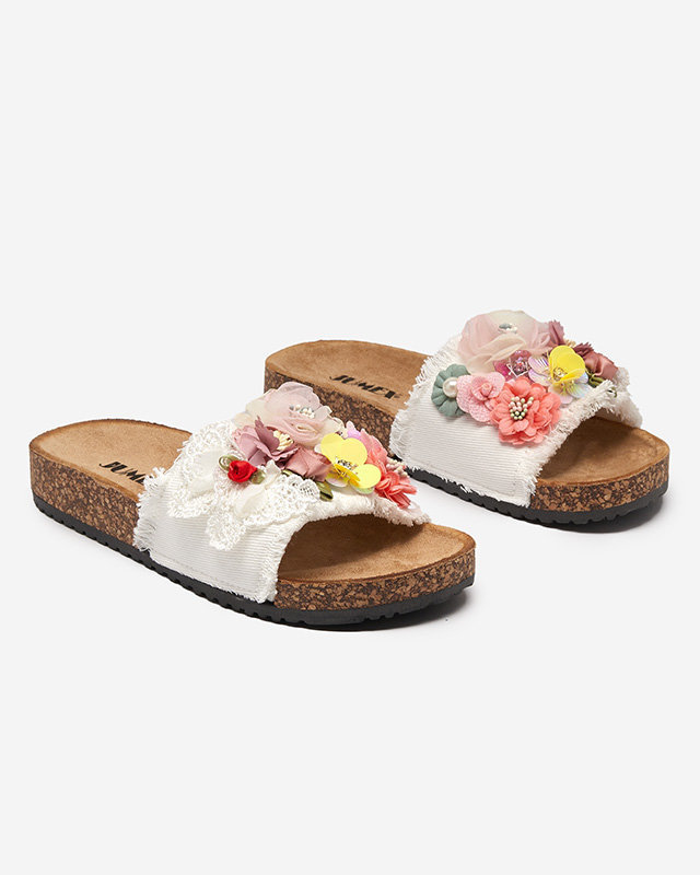 OUTLET Dámske papuče s látkovými kvetmi v bielej farbe Ososi- Topánky