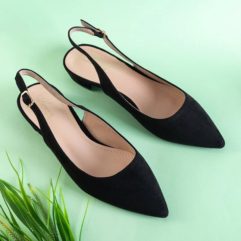 OUTLET Dámske sandále so špicou na špičke v čiernej farbe Latifa - Obuv