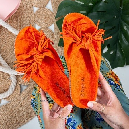 Oranžové dámske šľapky so strapcami Mua - Obuv