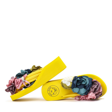 Žlté klinové papuče s kvetmi Parri - Obuv