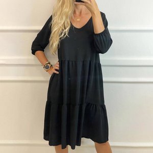 Čierne dámske šaty s volánmi s volánkom PLUS VEĽKOSŤ - Oblečenie