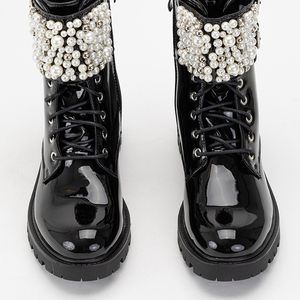 Čierne lakované dámske čižmy s perlami Estem- Obuv