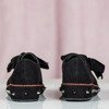 Čierne šnurovacie topánky s ozdobami na ostrove Phuket - Obuv