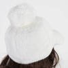 Dámska biela čiapka so šiltom a pomponom - Čiapky