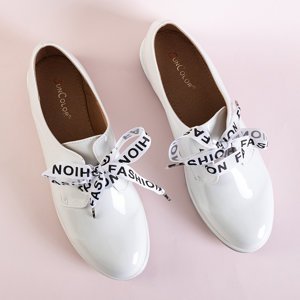 Dámske biele lakované topánky so šnúrkou Ninetti - Topánky