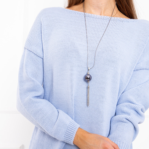 Dámsky modrý sveter s náhrdelníkom - Oblečenie