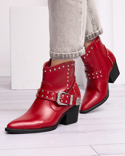 Kovbojské čižmy na stĺpiku s kamienkami v červených Hally-Shoes