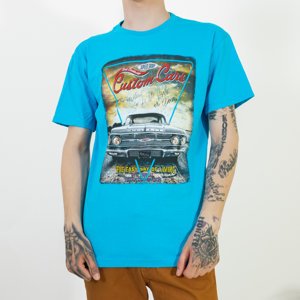 Nebesky modré bavlnené pánske tričko s potlačou auta - Oblečenie