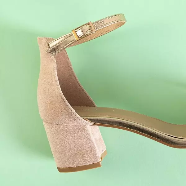 OUTLET Béžové dámske sandále na nízkom podpätku Kamalia - Obuv