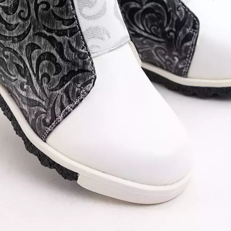 OUTLET Biele dievčenské čižmy s orientálnym vzorom Gasly- Footwear