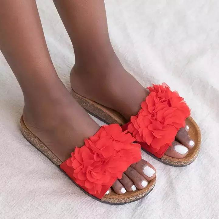 OUTLET Červené dámske papuče s kvetmi Alina - Obuv