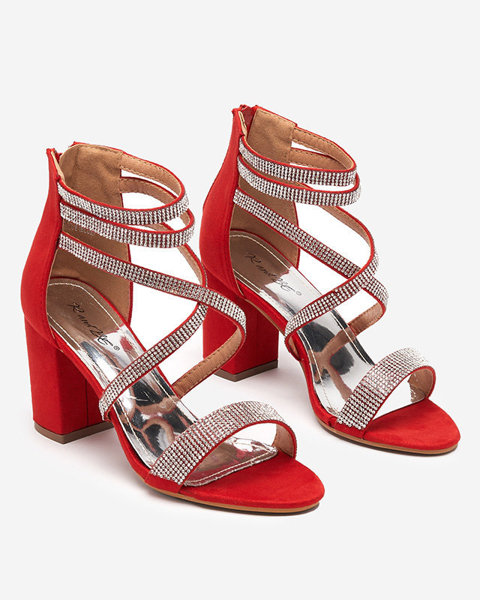 OUTLET Červené dámske sandále na stĺpiku so zirkónovými pásikmi Nitorsi - Obuv