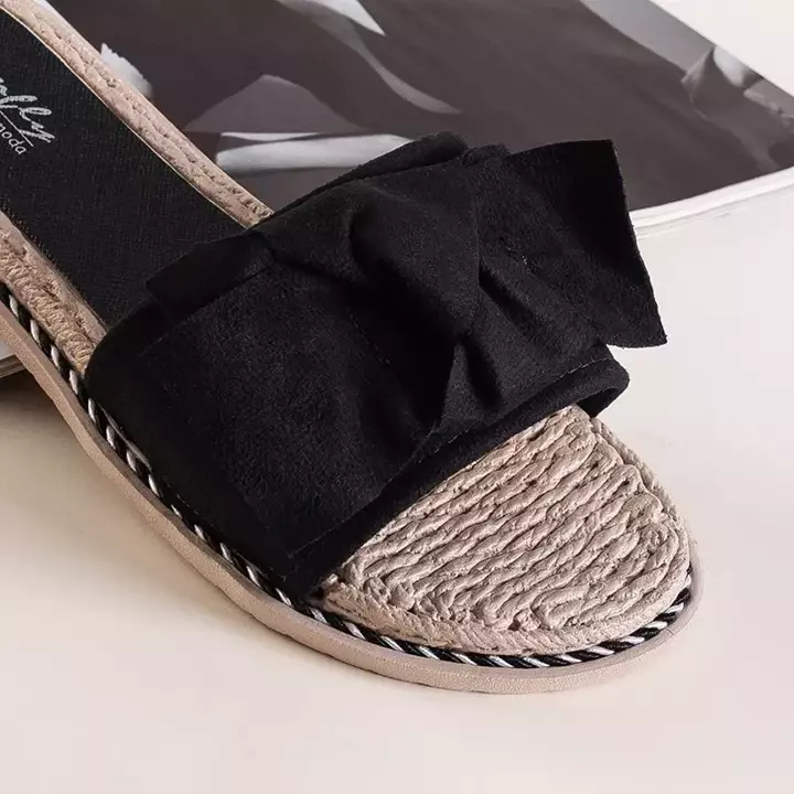 OUTLET Čierne dámske papuče s mašľou Foas - Obuv