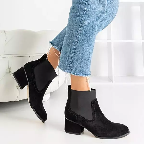 OUTLET Čierne dámske topánky s plochými podpätkami Tarina - Obuv