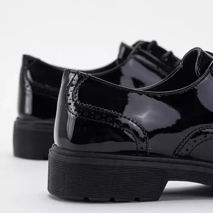 OUTLET Čierne lakované oxfordské topánky pre ženy Jogya- Obuv