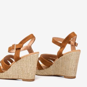 OUTLET Hnedé dámske klinové sandále Sirima - Obuv