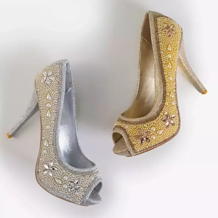 OUTLET Zlaté dámske brokátové lodičky so zirkónmi a perlami Gitana - topánky
