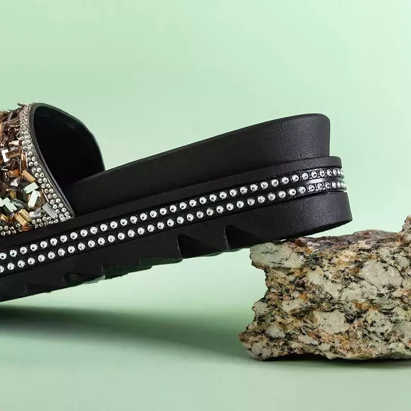 OUTLET Zlaté dámske papuče na platforme s kubickými zirkónmi Lorenali - Obuv