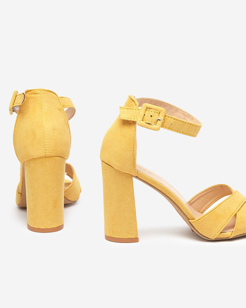 OUTLET Žlté dámske sandále na stĺpiku Lexyra - Obuv