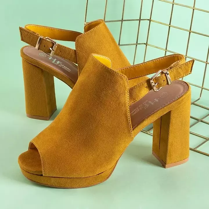OUTLET Žlté dámske sandále na vysokom podpätku Wefira - Topánky